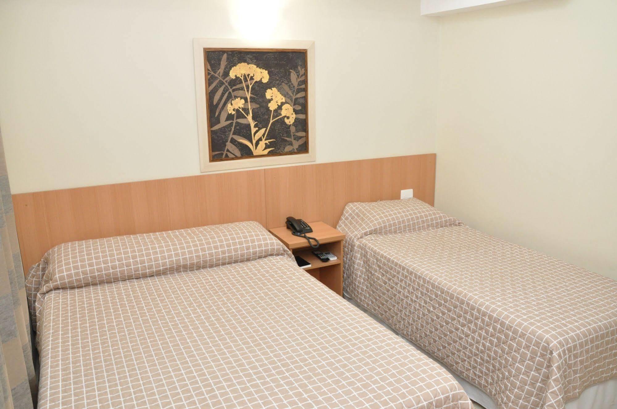 Lotus Hotel - A 6 Km Do Santuario De Aparecida-Sp Guaratinguetá المظهر الخارجي الصورة